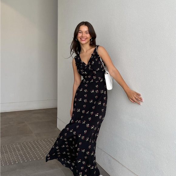 Realisation Par the Ivy Black Floral dress in Posy Size S🖤 - Picture 3 of 11